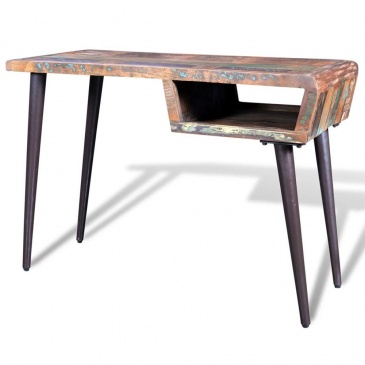 Drewniane biurko z metalowymi nogami