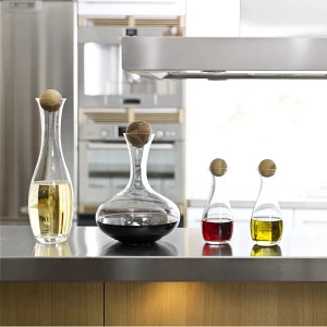 Karafka na wino z dębowym korkiem 1l Sagaform Oval Oak