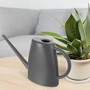 Konewka do podlewania plastikowa czarna 1,6 l Konewka do podlewania plastikowa czarna 1,6 l
