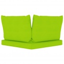 Ogrodowa sofa 2-os. z palet, z jasnozielonymi poduszkami, sosna