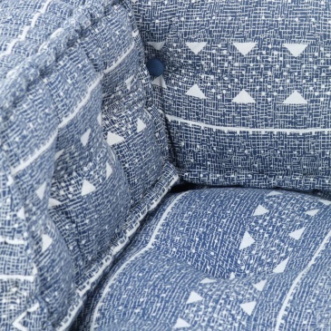 Sofa z poduszek na paletę, tkanina, indygo patchwork