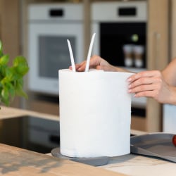 Stojak na ręcznik papierowy szaro-biały Livio 3611