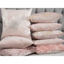 Zestaw 2 poduszek dekoracyjnych włochacz 45 x 45 cm różowy DAISY